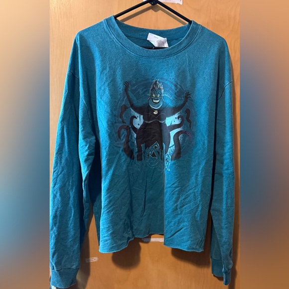 Disney Parks Ursula Teal Graphic Long Sleeve Tshirt Size XXL NWT - Picture 1 of 4